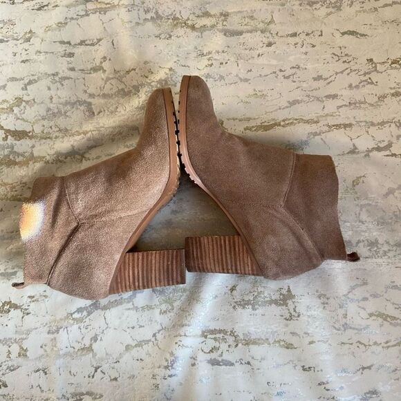 Crown Vintage Suede Darcie Heeled Ankle Boots - Picture 8 of 16